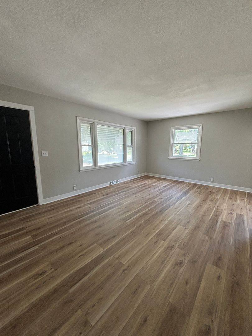 House for rent at 1651 W 11th St, Waterloo, IA 50701
