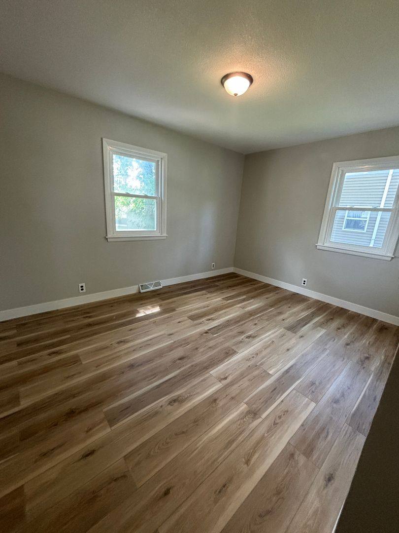 House for rent at 1651 W 11th St, Waterloo, IA 50701