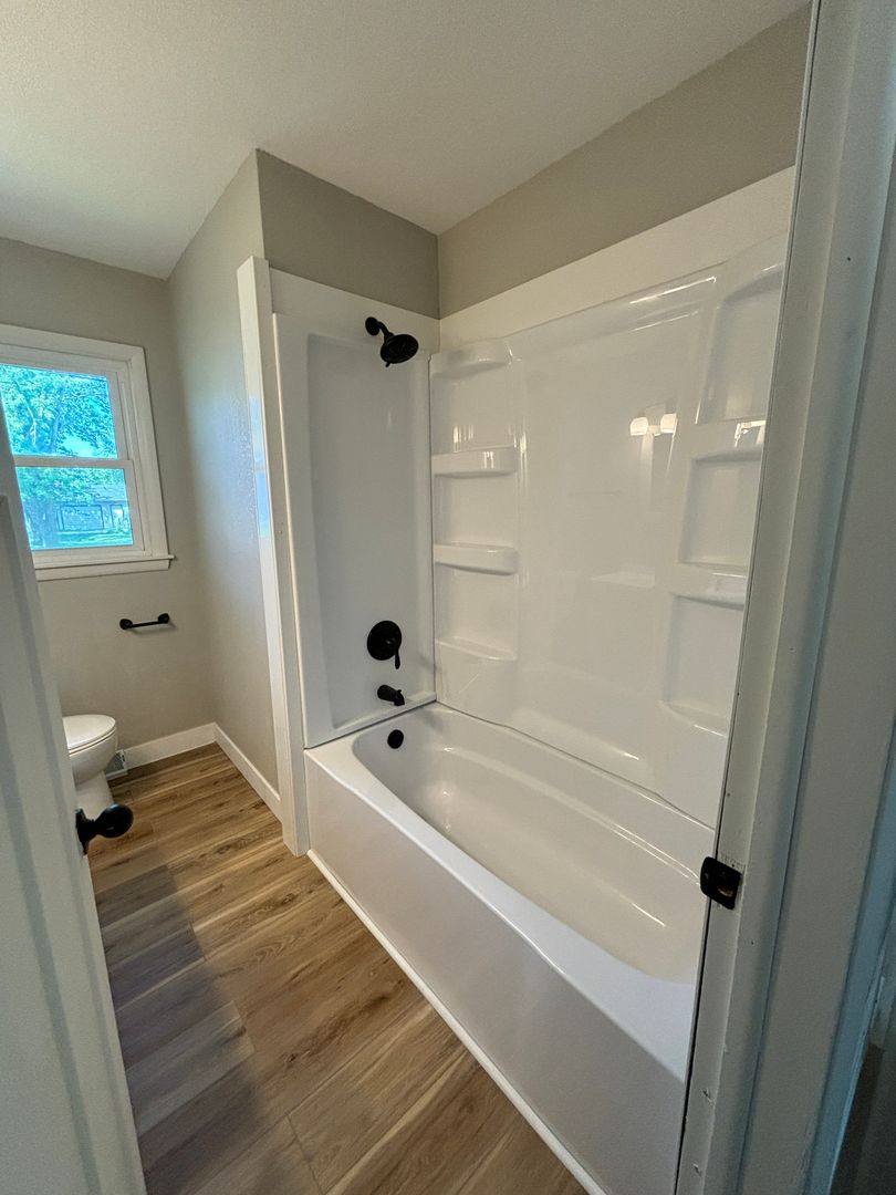 House for rent at 1651 W 11th St, Waterloo, IA 50701