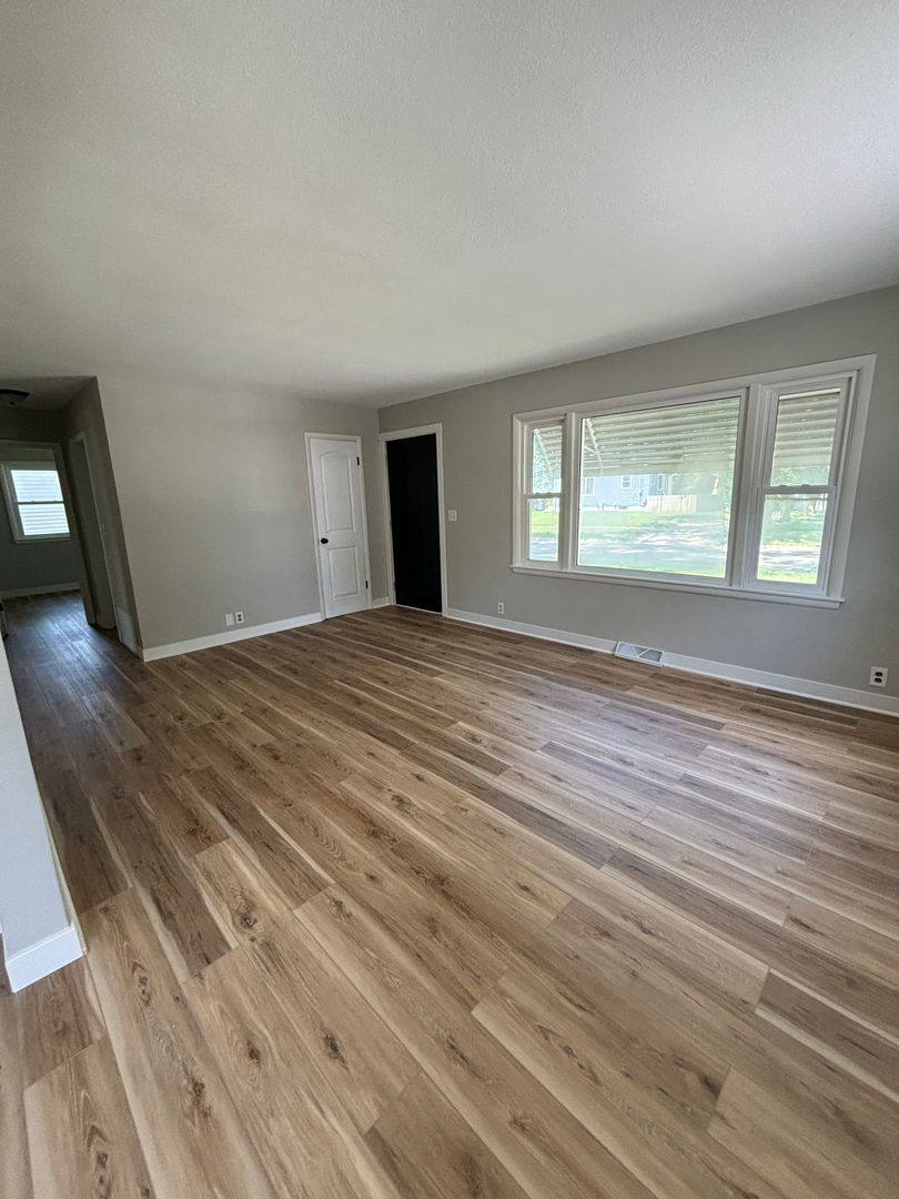 House for rent at 1651 W 11th St, Waterloo, IA 50701