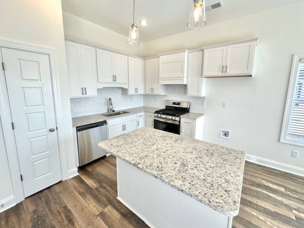 Apartment for rent at 5301 Douglas Dr, Olive Branch, MS 38654