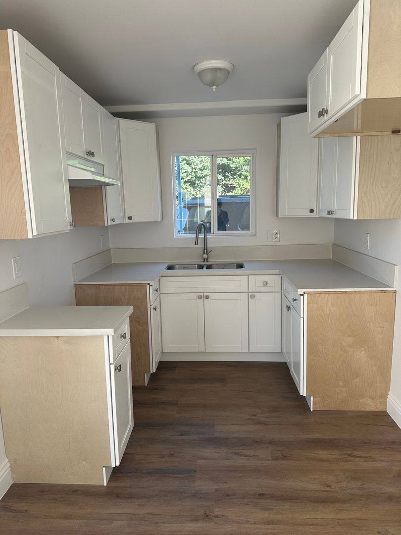 Apartment for rent at 1470 - 1472 E, Los Angeles, CA 90011