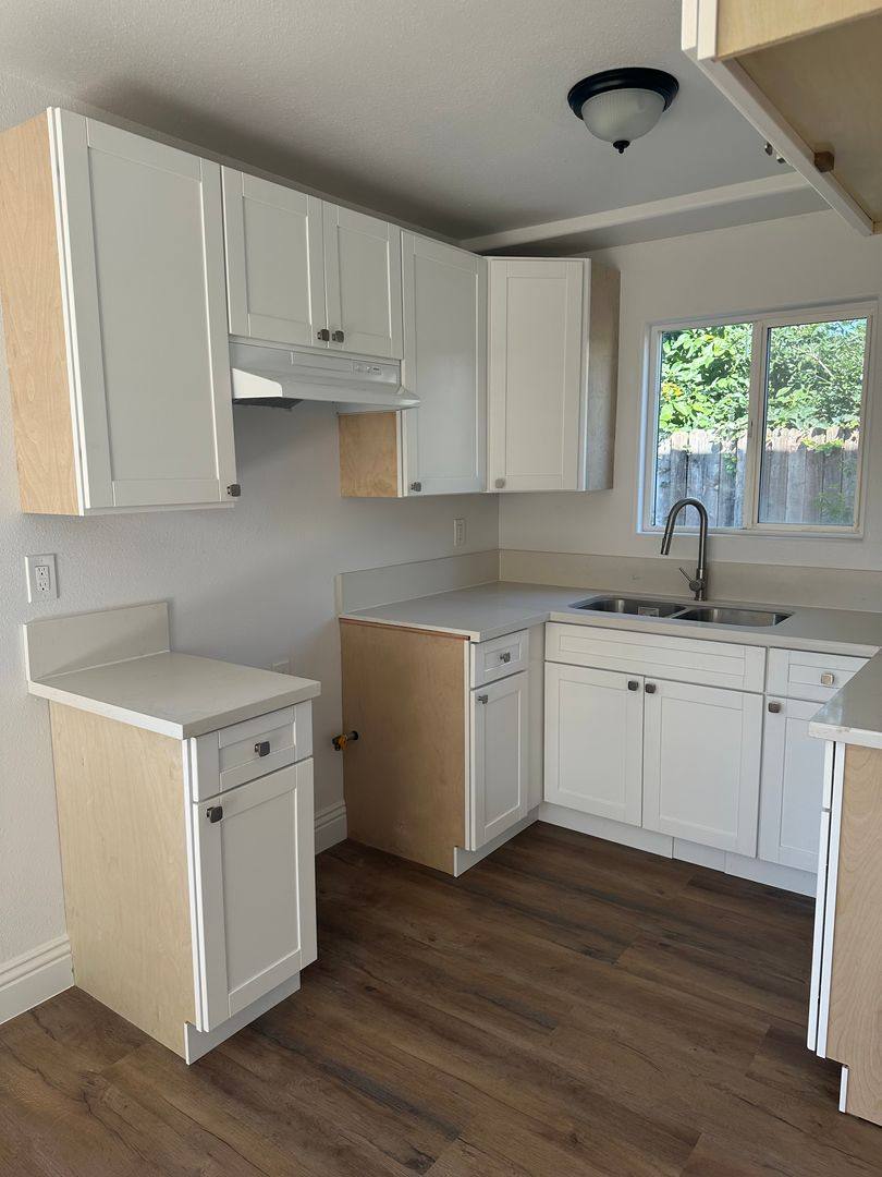 Apartment for rent at 1470 - 1472 E, Los Angeles, CA 90011