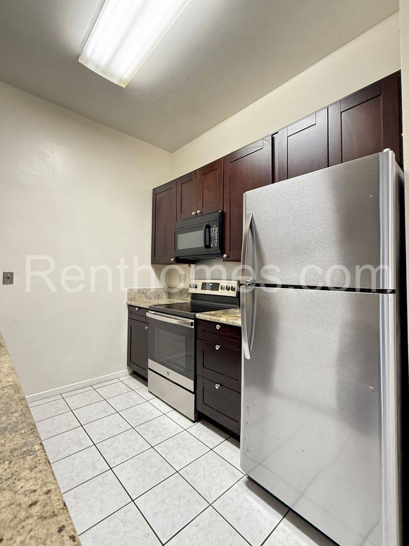 Condo for rent at 8320 Regents Rd, San Diego, CA 92122