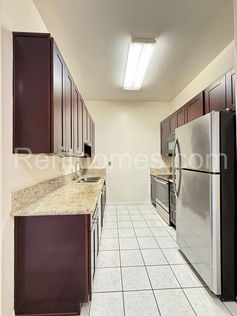 Condo for rent at 8320 Regents Rd, San Diego, CA 92122