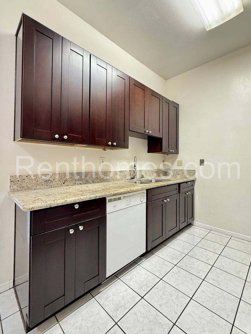 Condo for rent at 8320 Regents Rd, San Diego, CA 92122