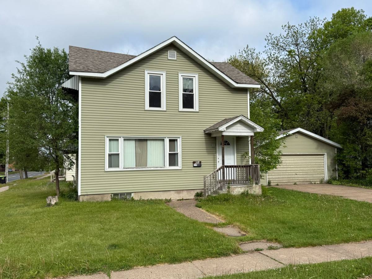House for rent at 1219 8th St E, Menomonie, WI 54751