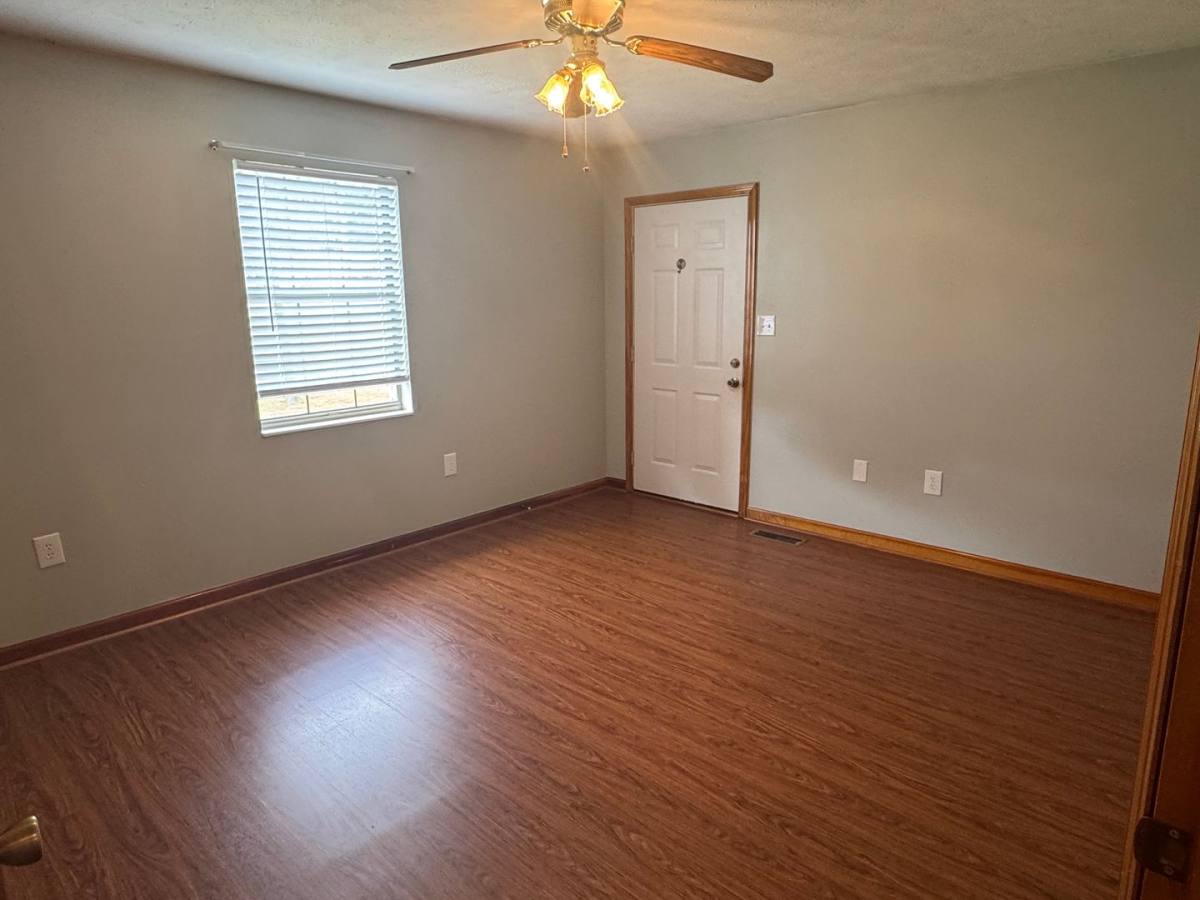 Apartment for rent at 5458-5462 Old Stage Rd, Morristown, TN 37814