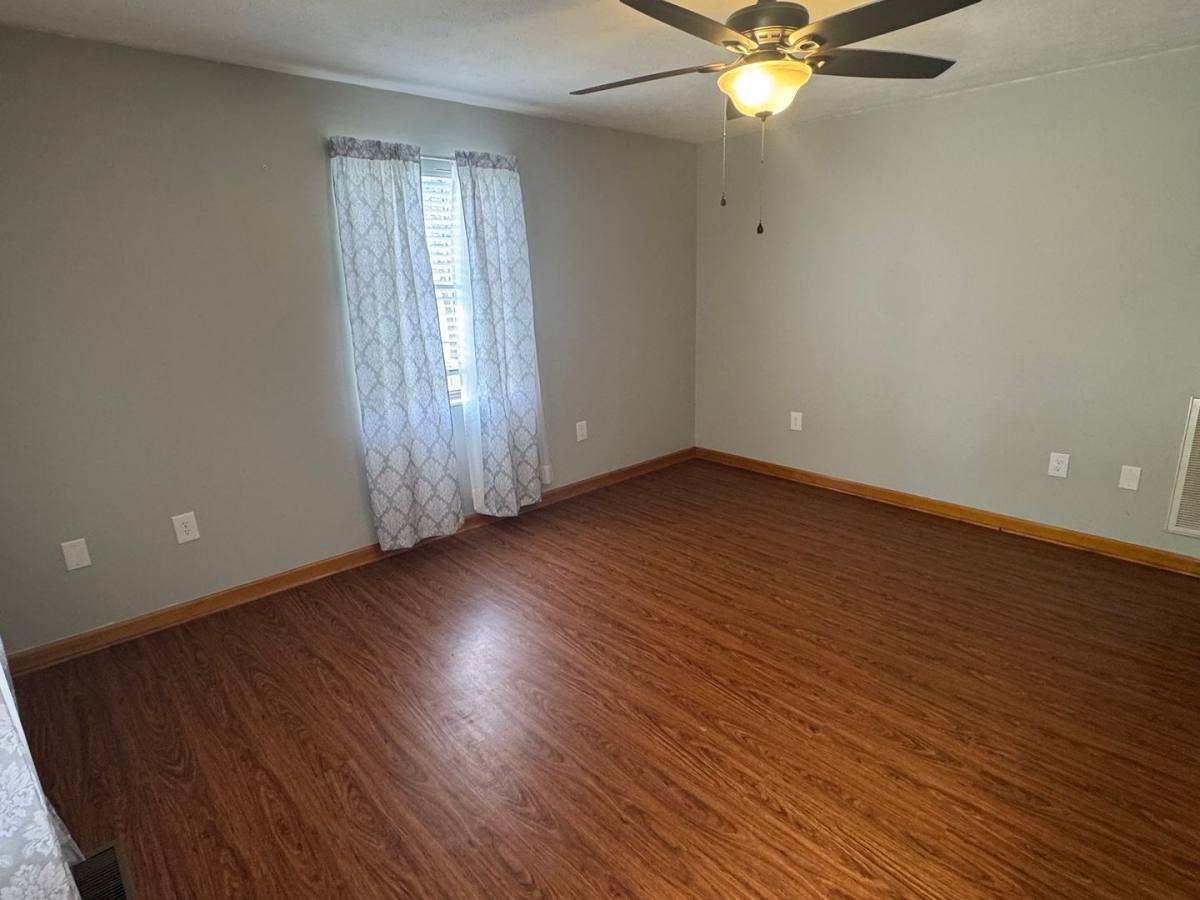 Apartment for rent at 5458-5462 Old Stage Rd, Morristown, TN 37814