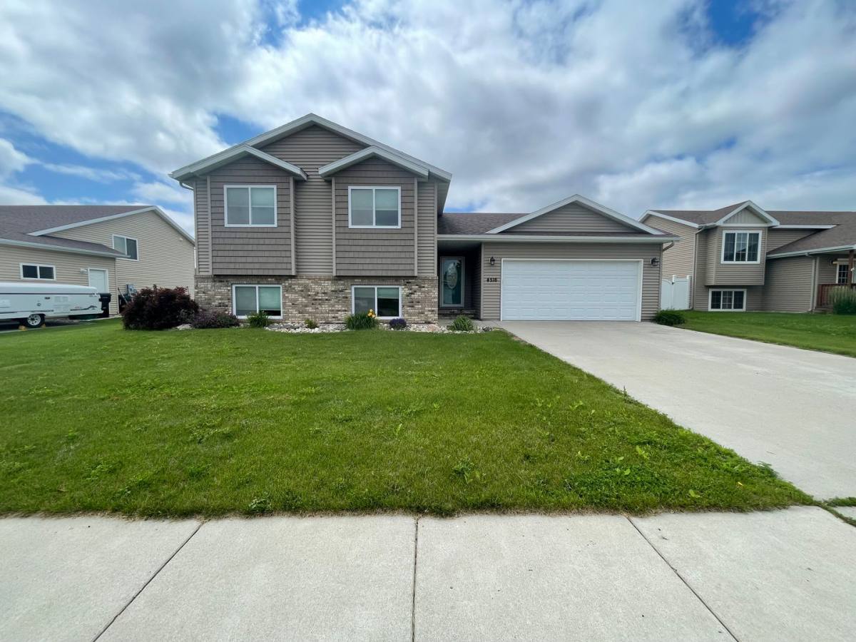 House for rent at 4516 Westport Pkwy, W Fargo, West Fargo, ND 58078
