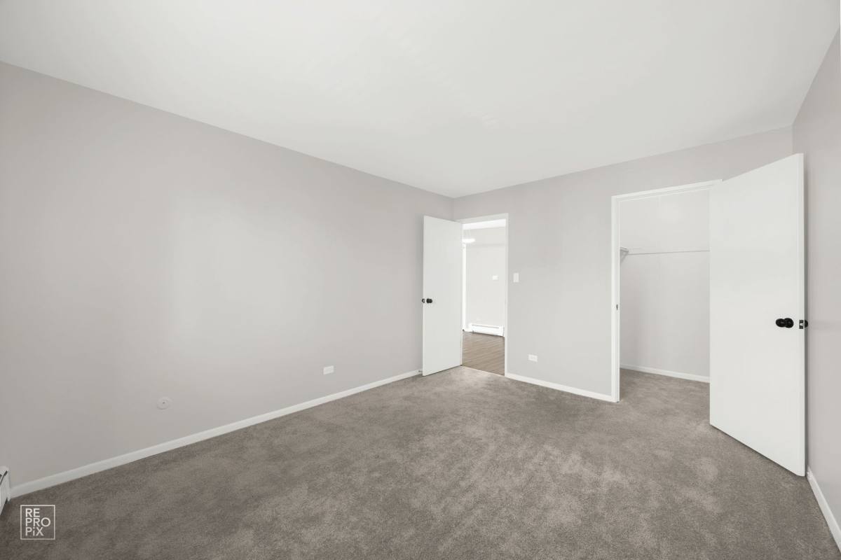 Apartment for rent at 3621 W 119th St, Alsip, IL 60803