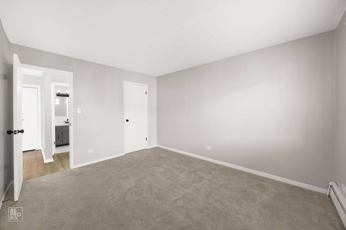 Apartment for rent at 3621 W 119th St, Alsip, IL 60803