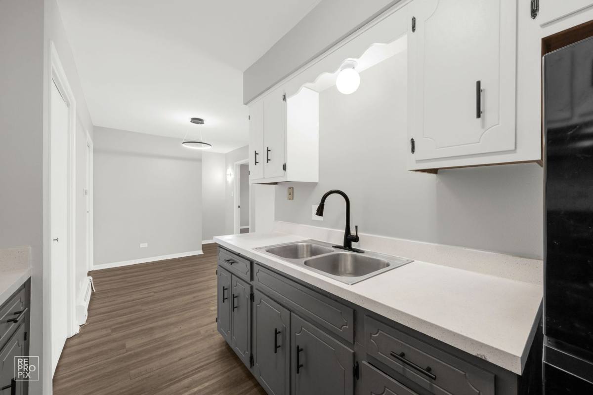 Apartment for rent at 3621 W 119th St, Alsip, IL 60803