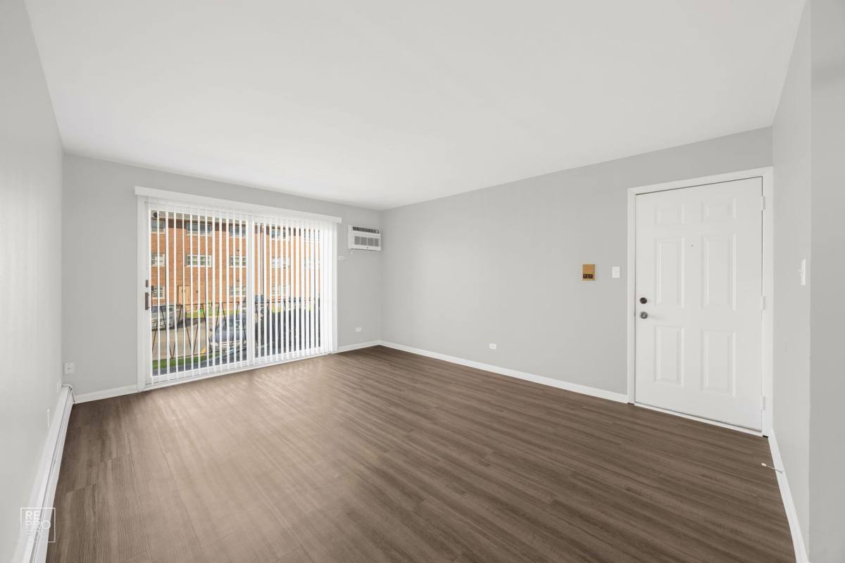 Apartment for rent at 3621 W 119th St, Alsip, IL 60803