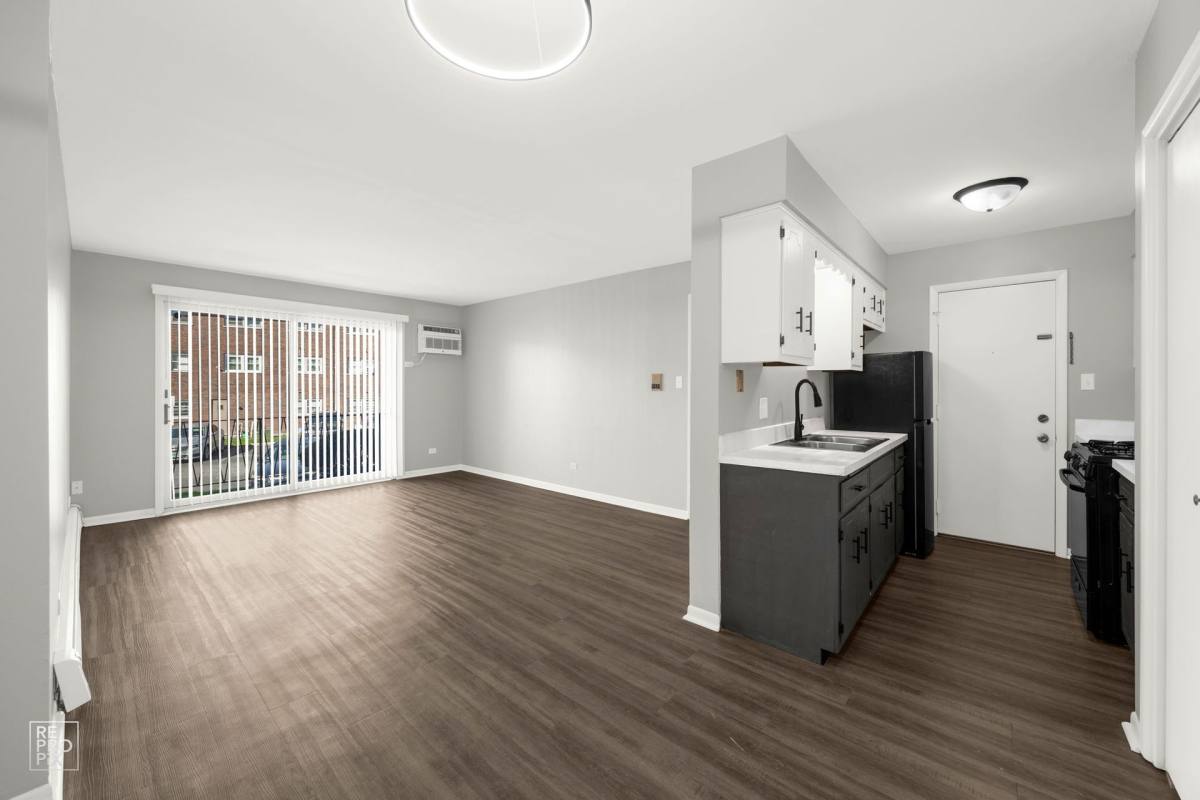 Apartment for rent at 3621 W 119th St, Alsip, IL 60803
