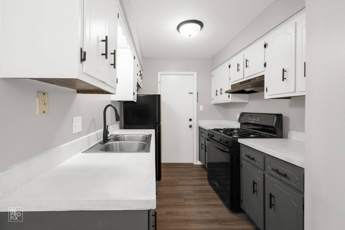 Apartment for rent at 3621 W 119th St, Alsip, IL 60803