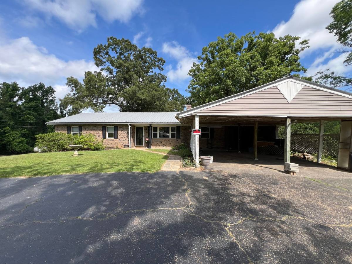 House for rent at 523 County Rd, Water Valley, MS 38965
