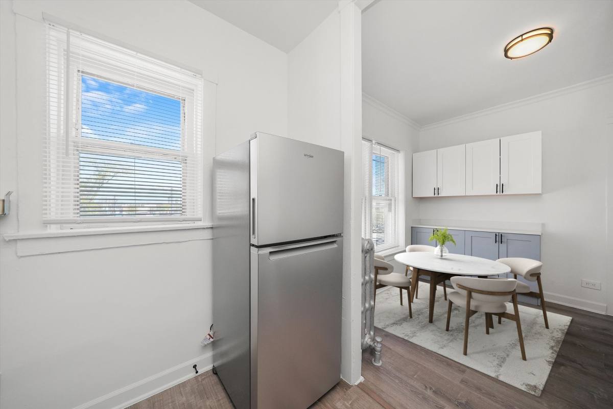Apartment for rent at 1716 W N Shore Ave, Chicago, IL 60626