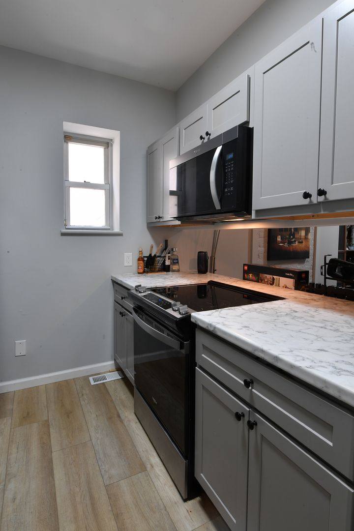 Apartment for rent at 810-A Russell Blvd, Saint Louis, MO 63104
