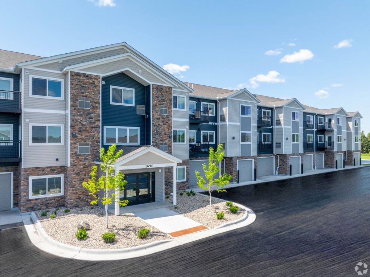 Apartment for rent at 1690 Premier Dr, Mankato, MN 56001