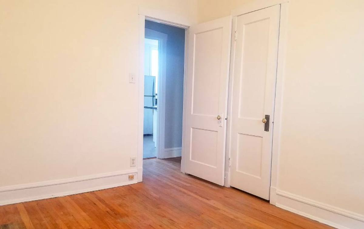 Apartment for rent at 4518-4522 N Greenview Ave, Chicago, IL 60640