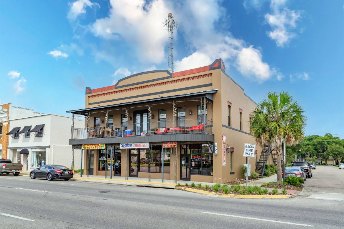 Apartment for rent at 87 N Central Ave, Umatilla, FL 32784