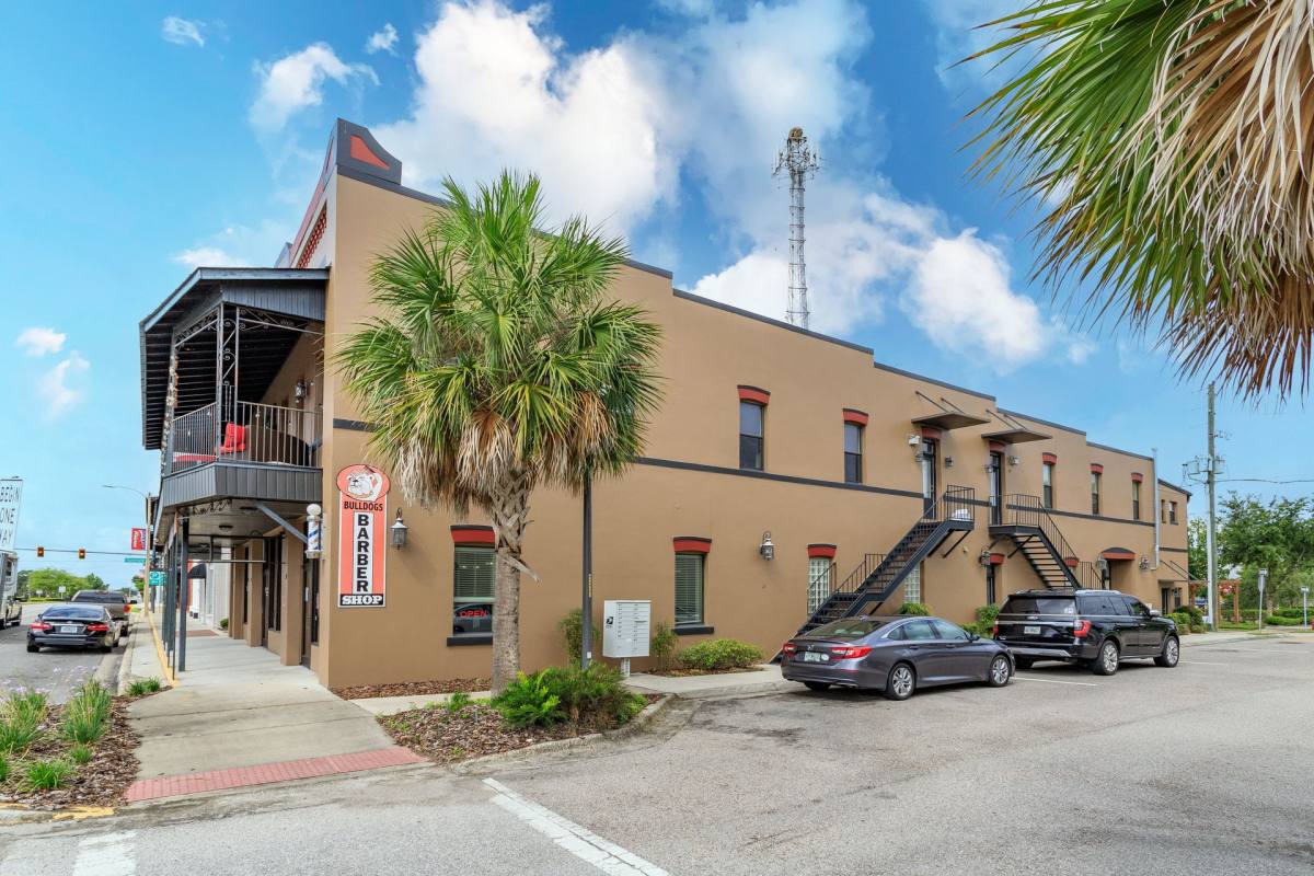 Apartment for rent at 87 N Central Ave, Umatilla, FL 32784
