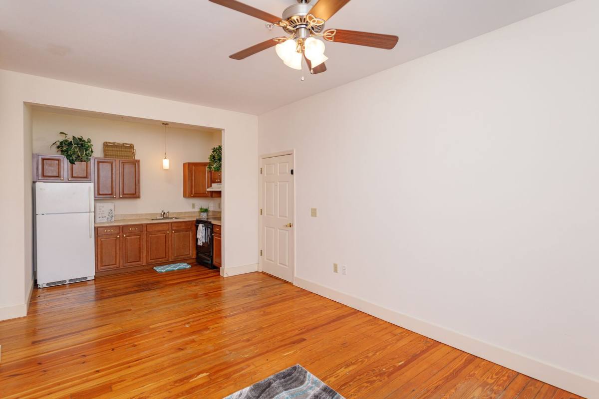 Apartment for rent at 87 N Central Ave, Umatilla, FL 32784