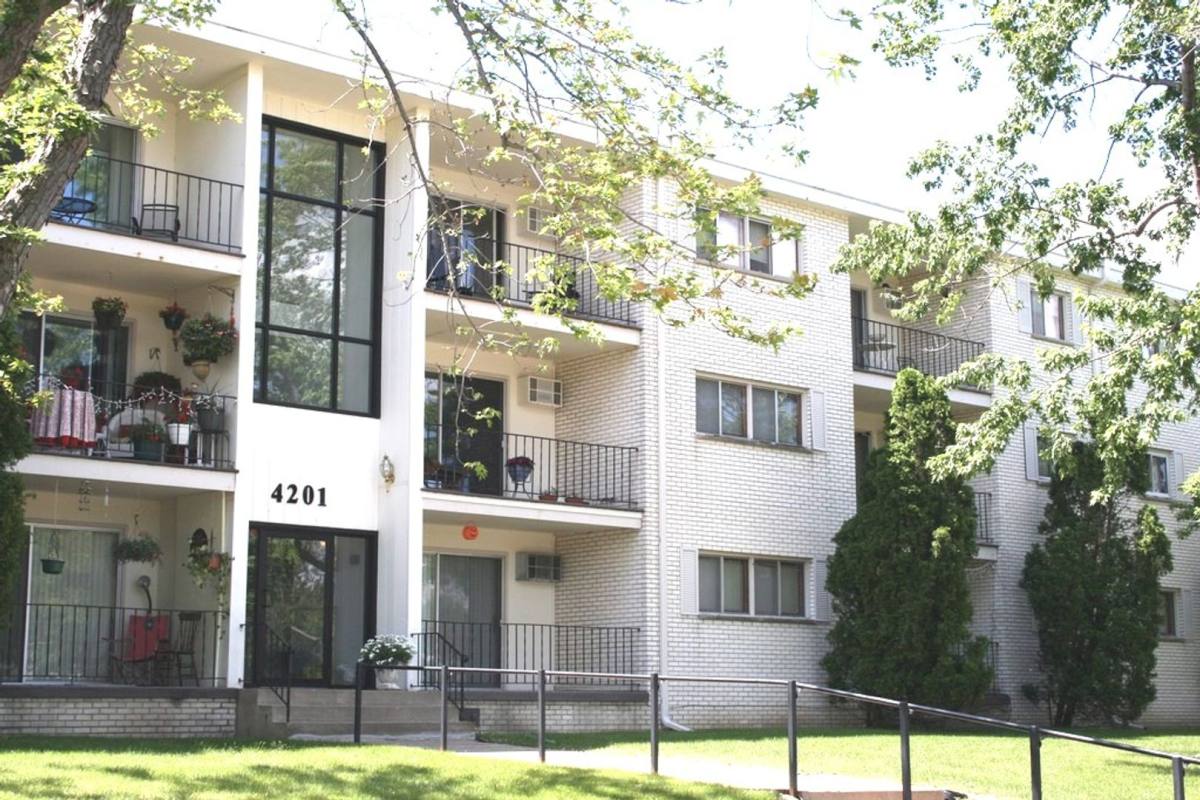 Apartment for rent at 4201 Parklawn Ave, Minneapolis, MN 55435