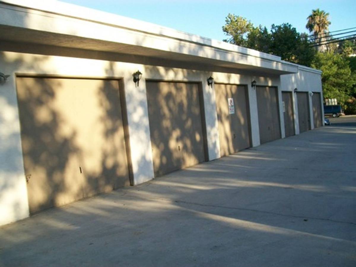 Apartment for rent at 960 E Chase Ave, El Cajon, CA 92020