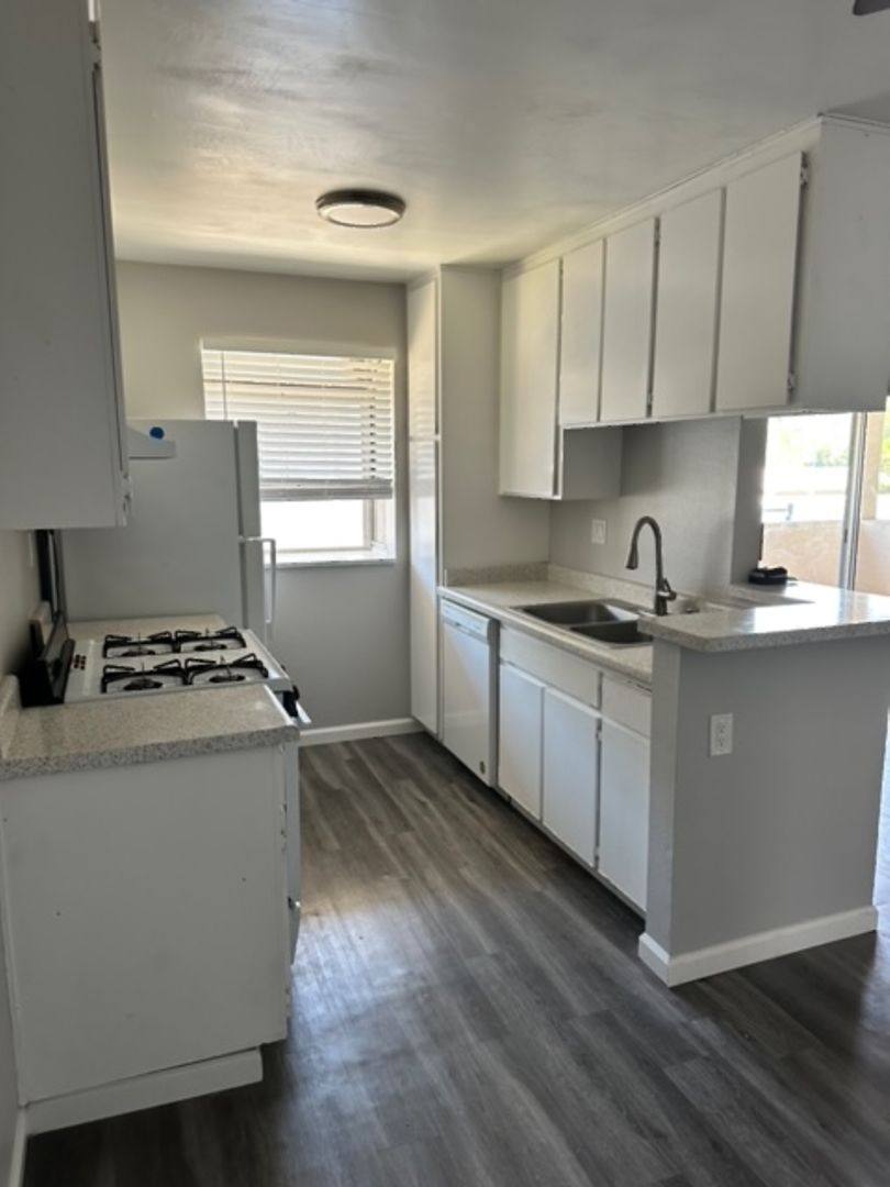 Apartment for rent at 960 E Chase Ave, El Cajon, CA 92020