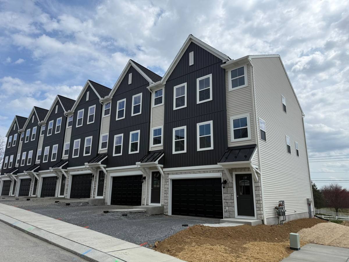 Townhouse for rent at 9 Meredith Way, Carlisle, PA 17013