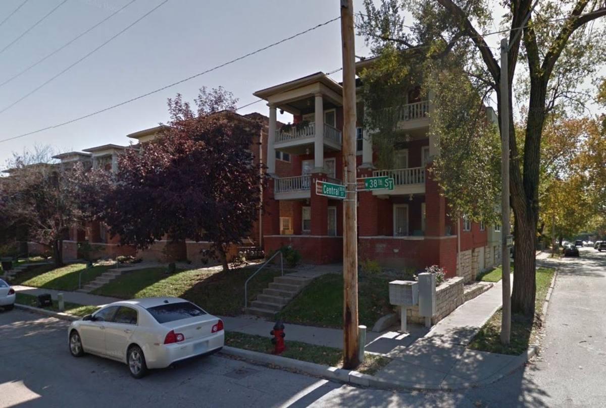 Apartment for rent at 209-225 W 38th St, Kansas City, MO 64111