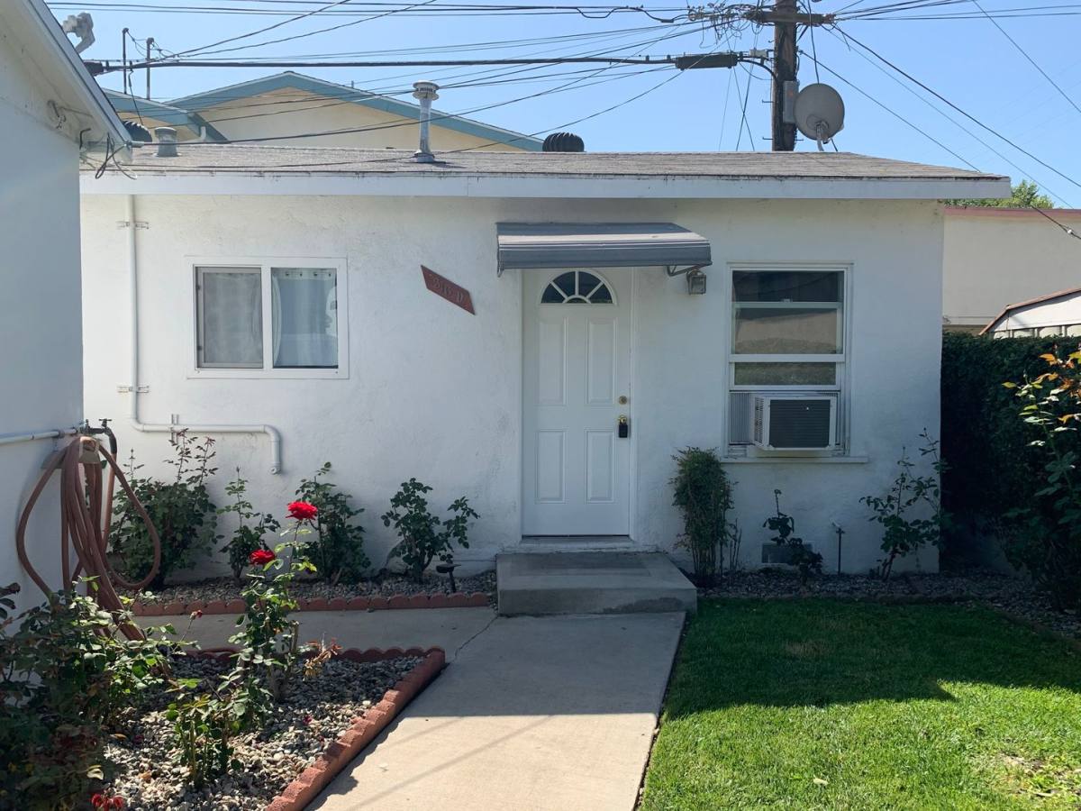 Apartment for rent at 316 Irving Ave, Glendale, CA 91201