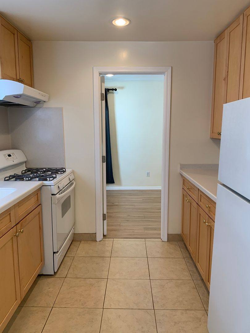 Apartment for rent at 316 Irving Ave, Glendale, CA 91201