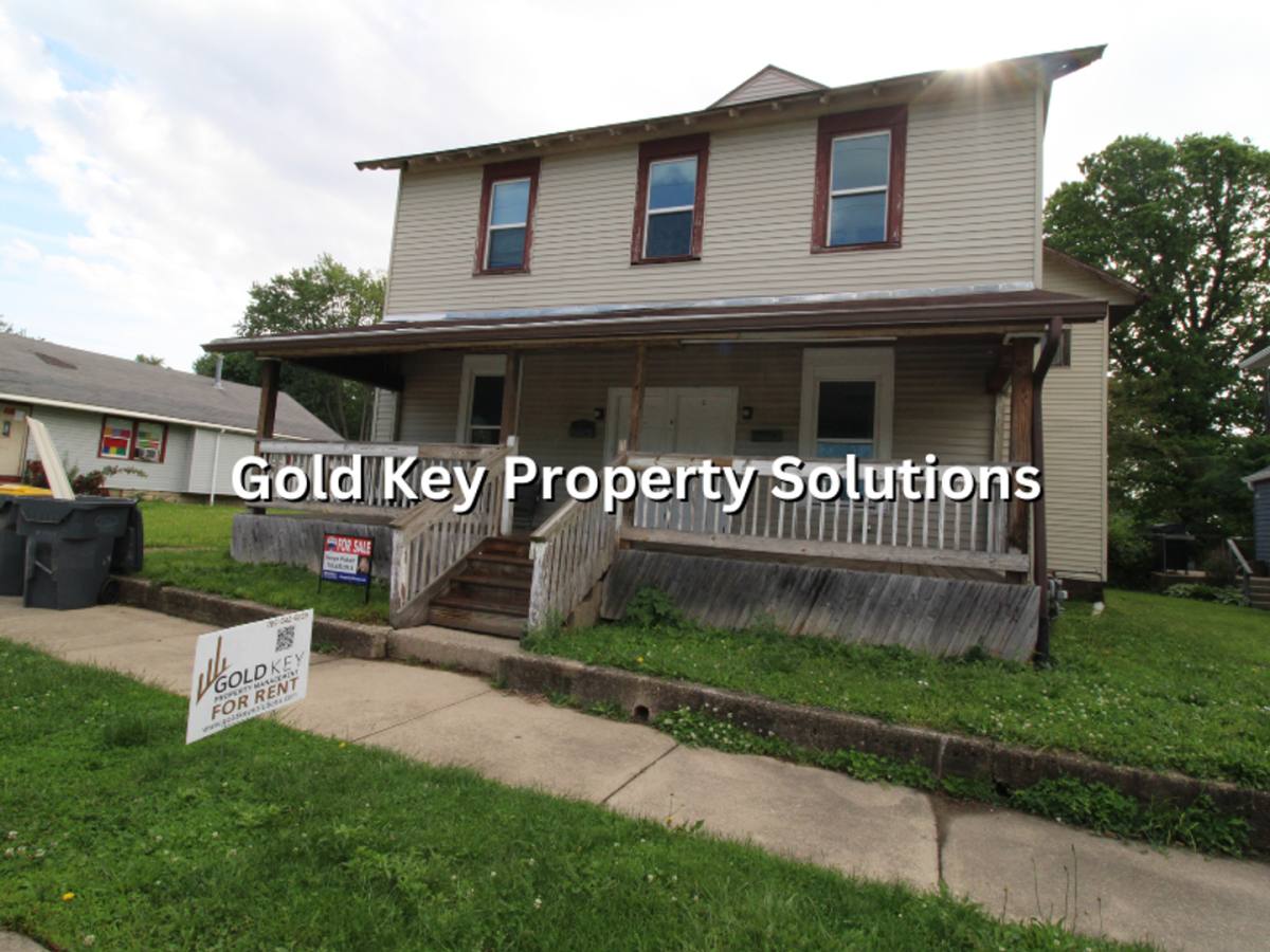 Apartment for rent at 1726-1728 Walnut St, Anderson, IN 46016