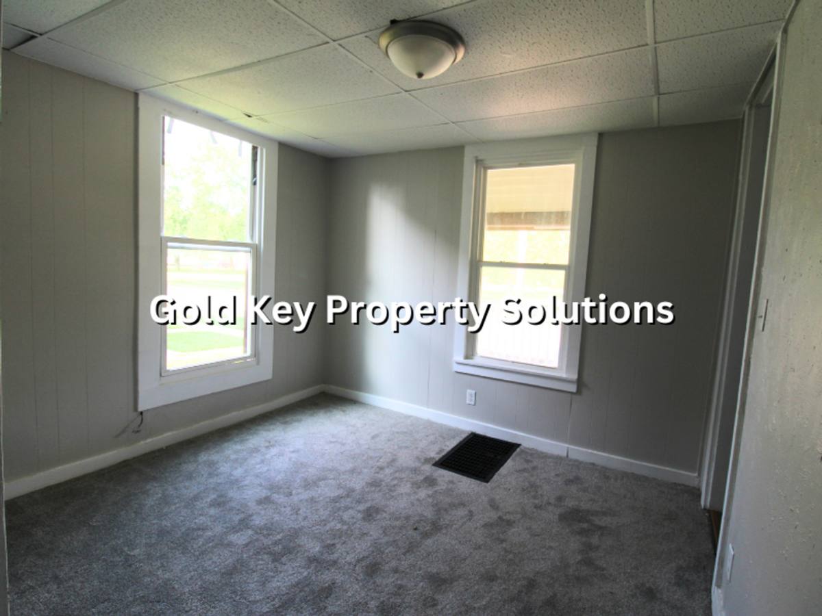 Apartment for rent at 1726-1728 Walnut St, Anderson, IN 46016