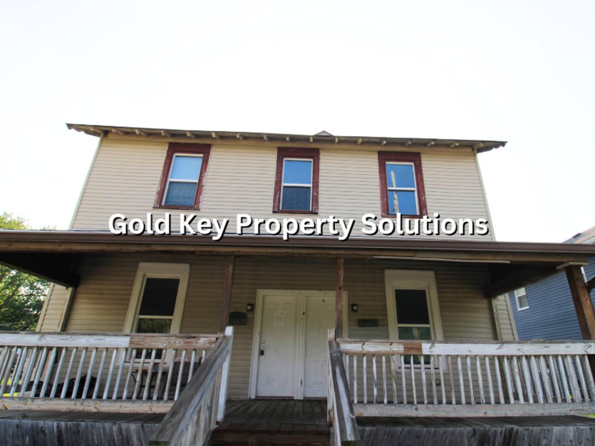 Apartment for rent at 1726-1728 Walnut St, Anderson, IN 46016