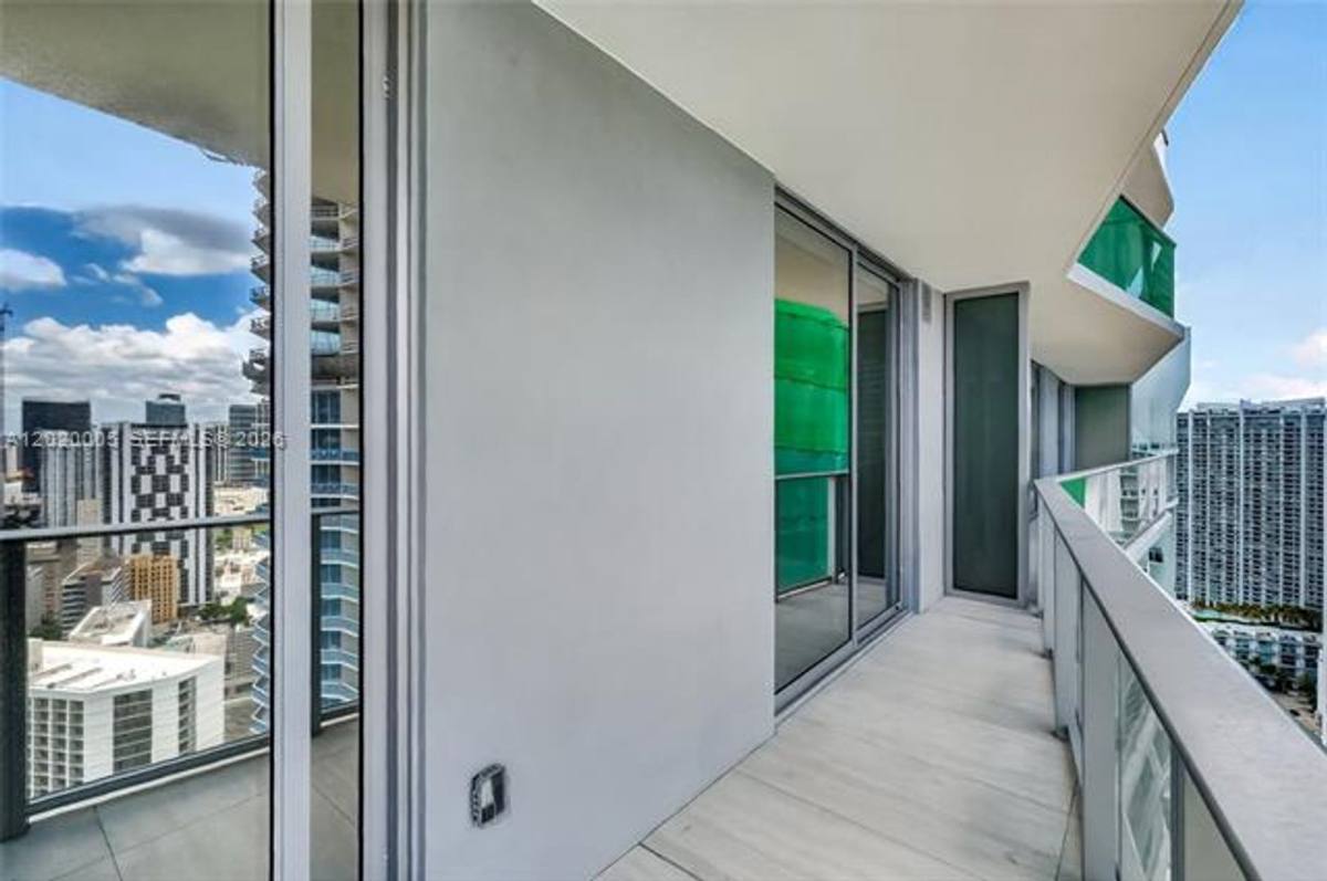 Apartment for rent at 77 5th St, Miami, FL 33131