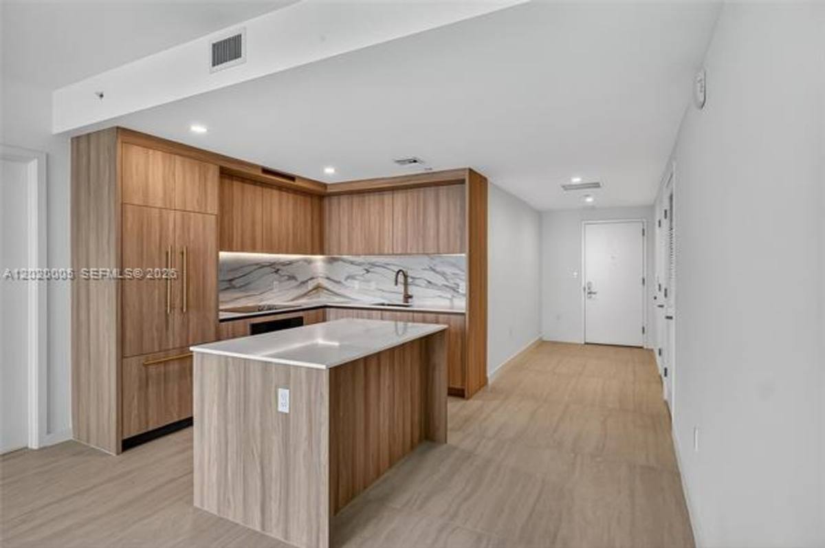 Apartment for rent at 77 5th St, Miami, FL 33131