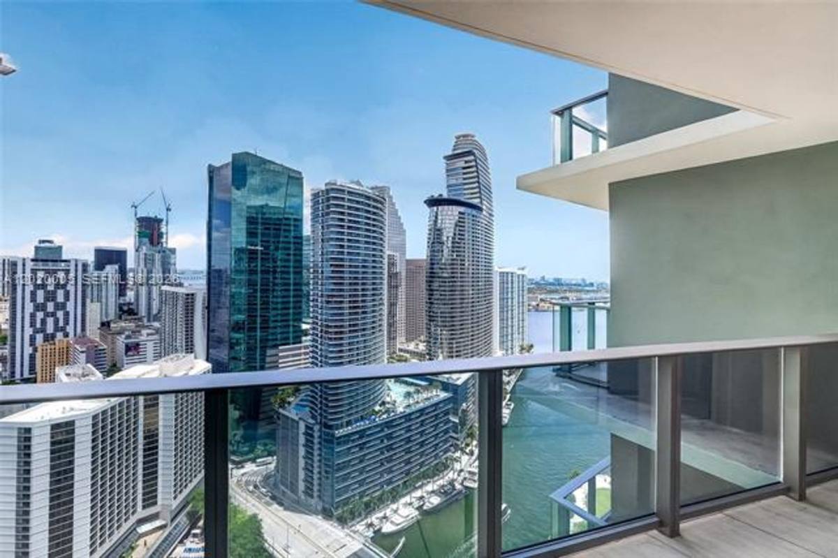 Apartment for rent at 77 5th St, Miami, FL 33131
