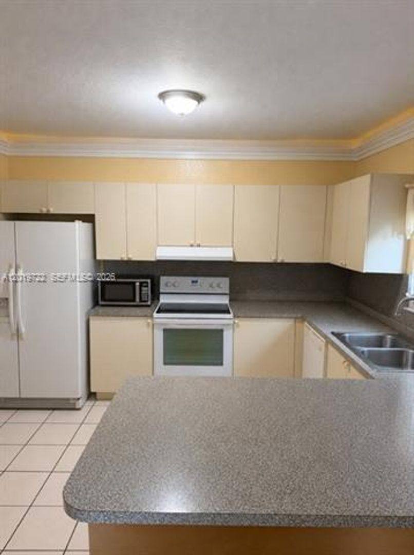 Townhouse for rent at 14803 SW 9th Lane, Miami, FL 33194