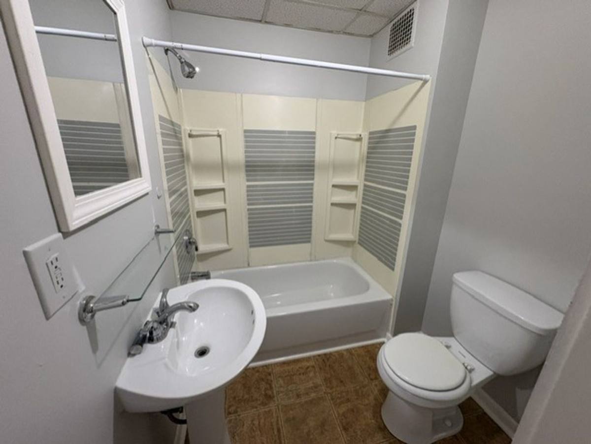Apartment for rent at 776 N Main St #201, Akron, OH 44310