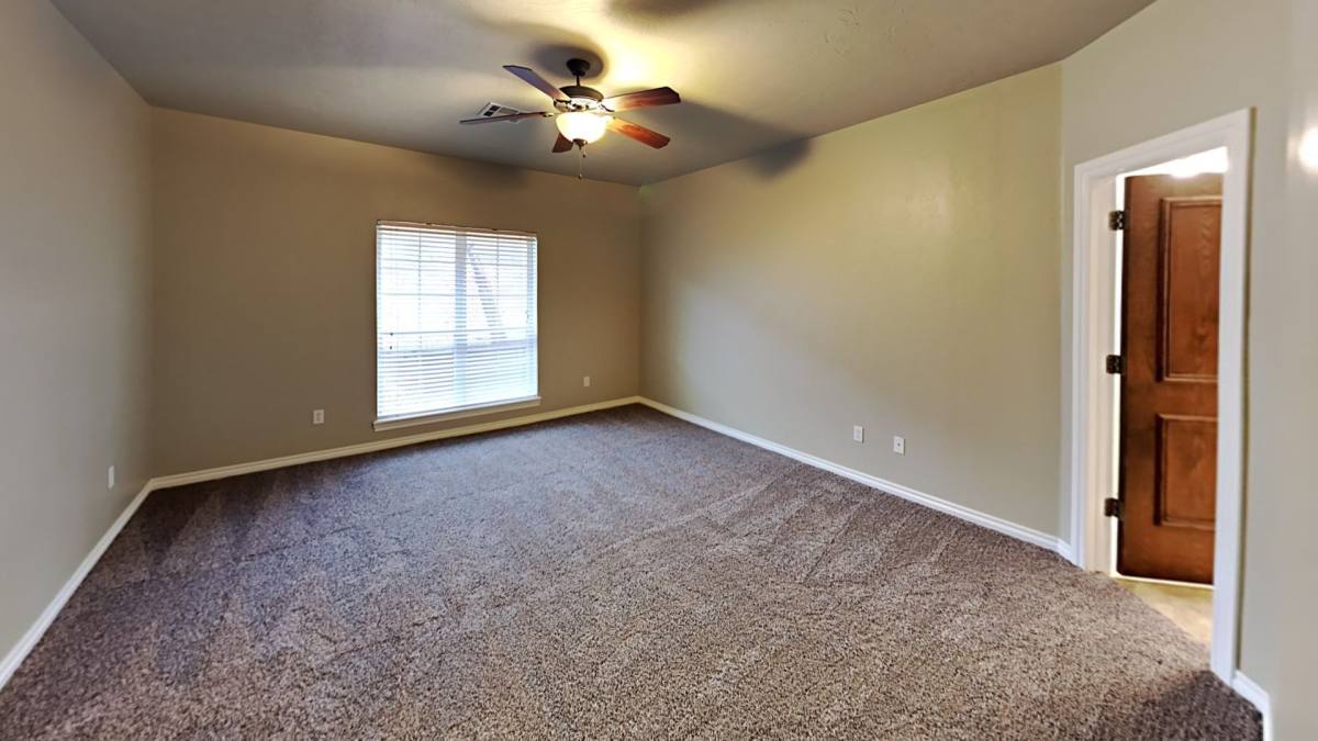 House for rent at 605 Knights Bridge Rd, Edmond, OK 73034