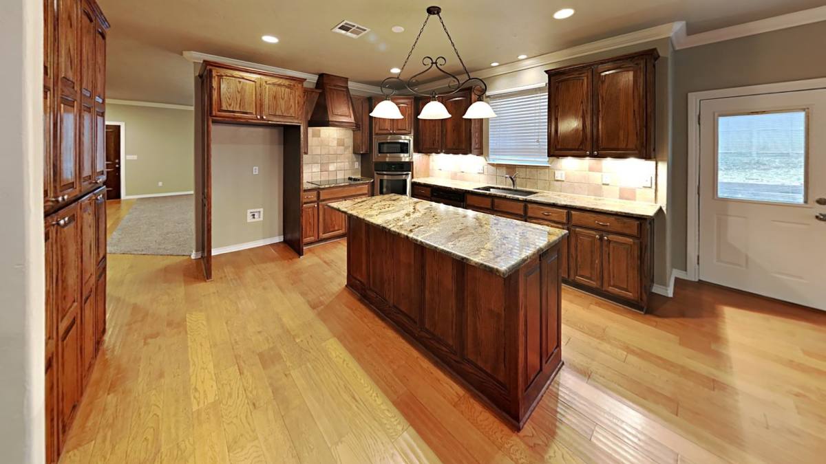 House for rent at 605 Knights Bridge Rd, Edmond, OK 73034