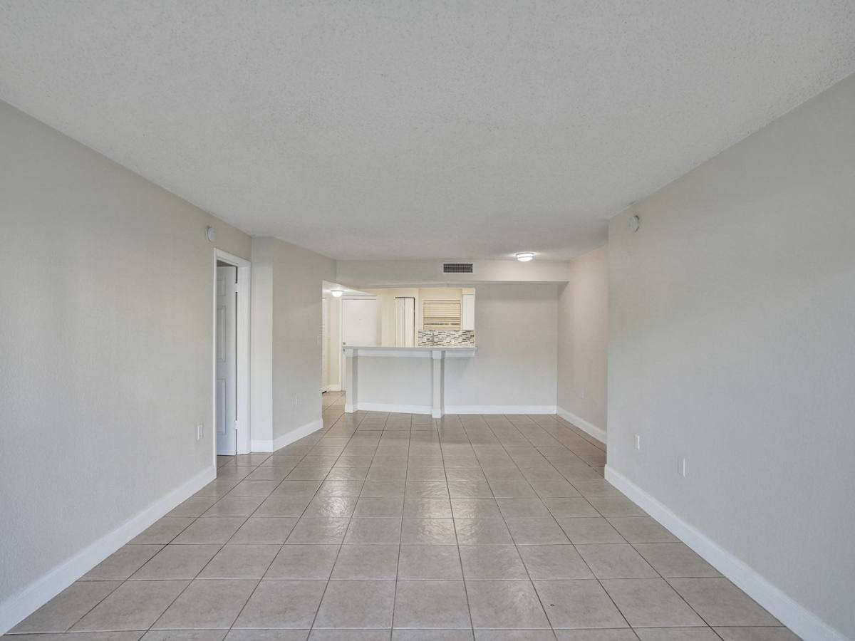 Apartment for rent at 4205 N University Dr, Fort Lauderdale, FL 33351
