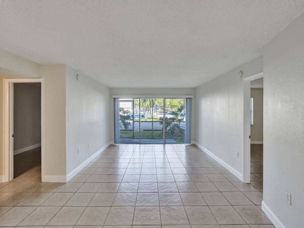 Apartment for rent at 4205 N University Dr, Fort Lauderdale, FL 33351