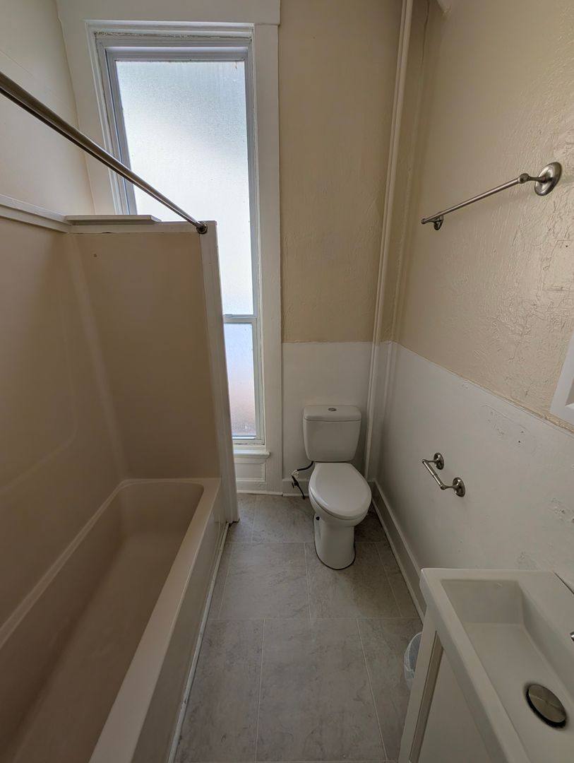 Apartment for rent at 1428 Rufer Ave, Louisville, KY 40204