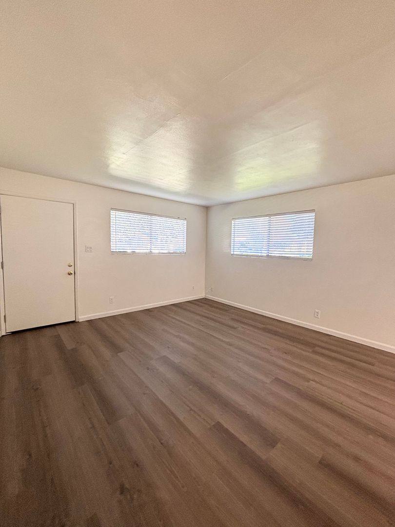 Apartment for rent at 320 & 324 E Pine Ave, Lompoc, CA 93436