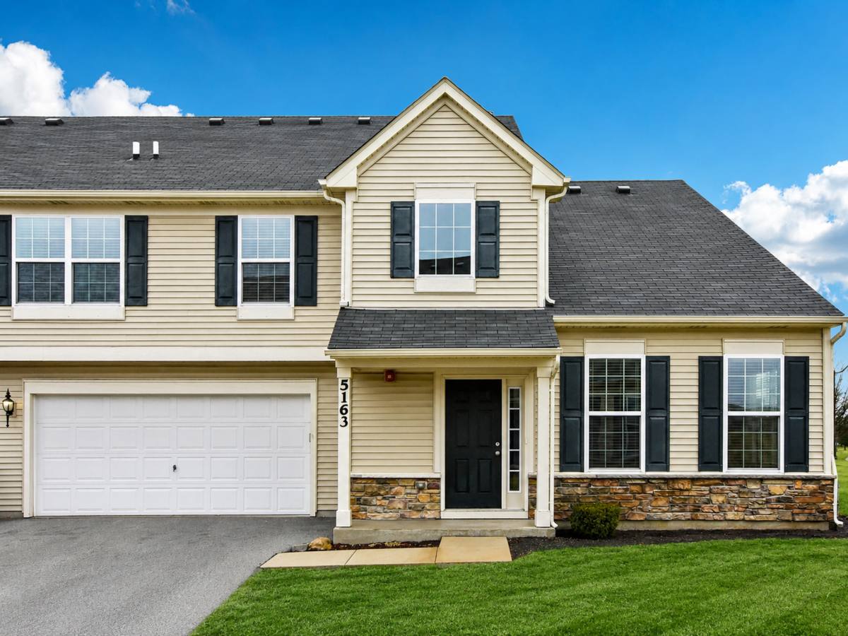 Townhouse for rent at 4962 Bennett St, Matteson, IL 60443